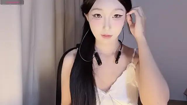 Winnie666- on StripChat 