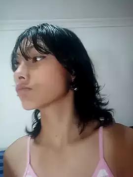 xoxo_milk on StripChat