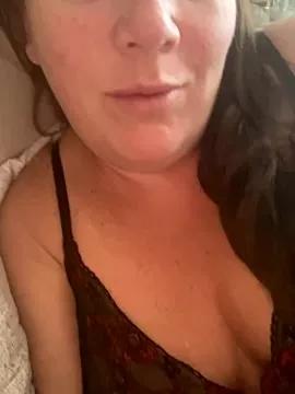 xsexycurvymilf on StripChat