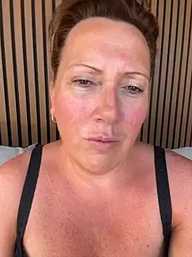 xsexycurvymilf on StripChat