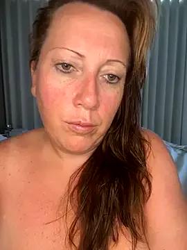 xsexycurvymilf on StripChat