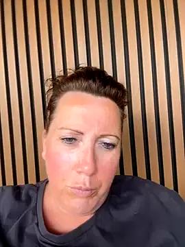 xsexycurvymilf on StripChat