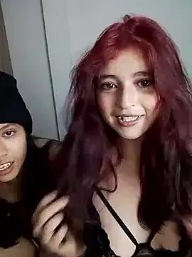 Xuxi_XXX on StripChat 