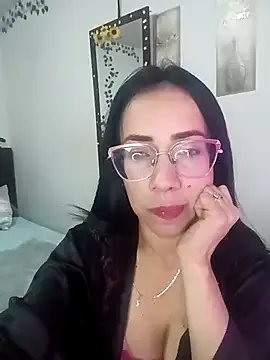 YaraDuartee on StripChat